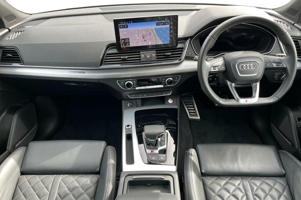 Audi Q5 Sport Black #10