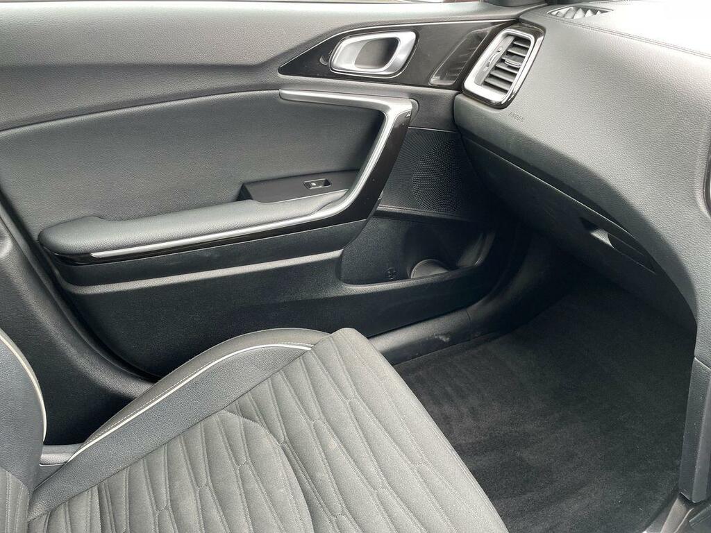 Kia Proceed 1.5 T-gdi Dct Gt-line S White #51