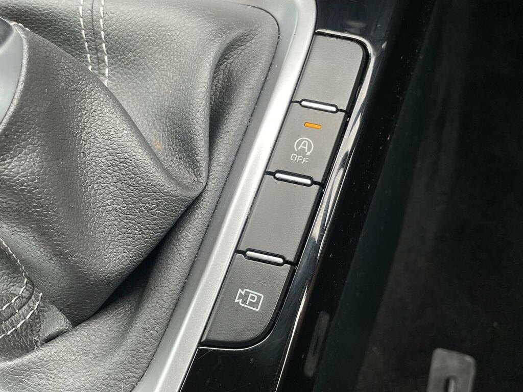 Kia Proceed 1.5 T-gdi Dct Gt-line S White #40
