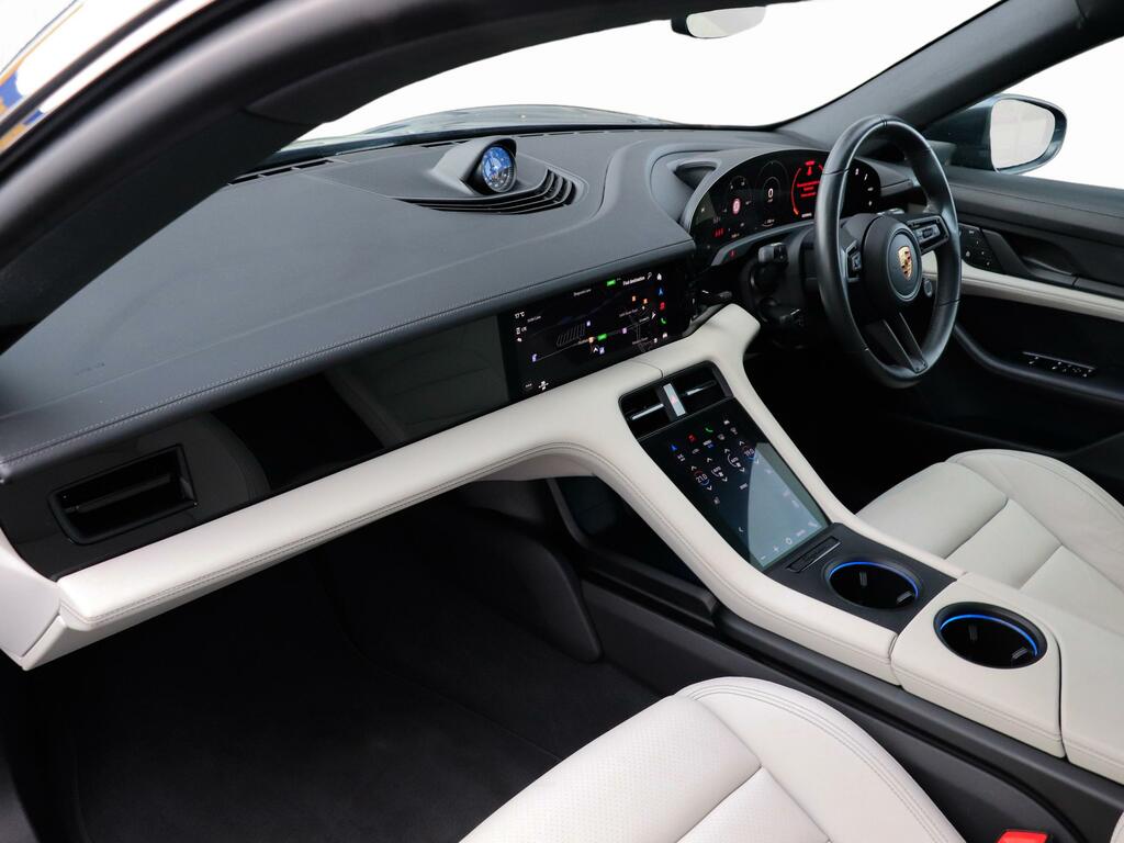 Porsche Taycan 4S 93Kwh Grey #3