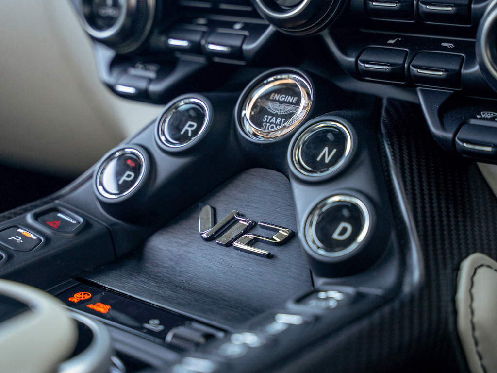 Aston Martin Vantage F1 Edition #18