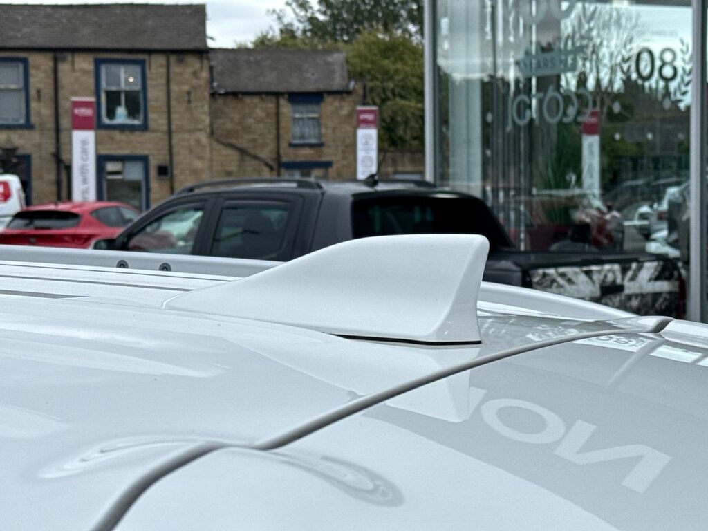 Mitsubishi Outlander 2.4 Phev Dynamic Safety 222 Bhp Parking Se Black #37