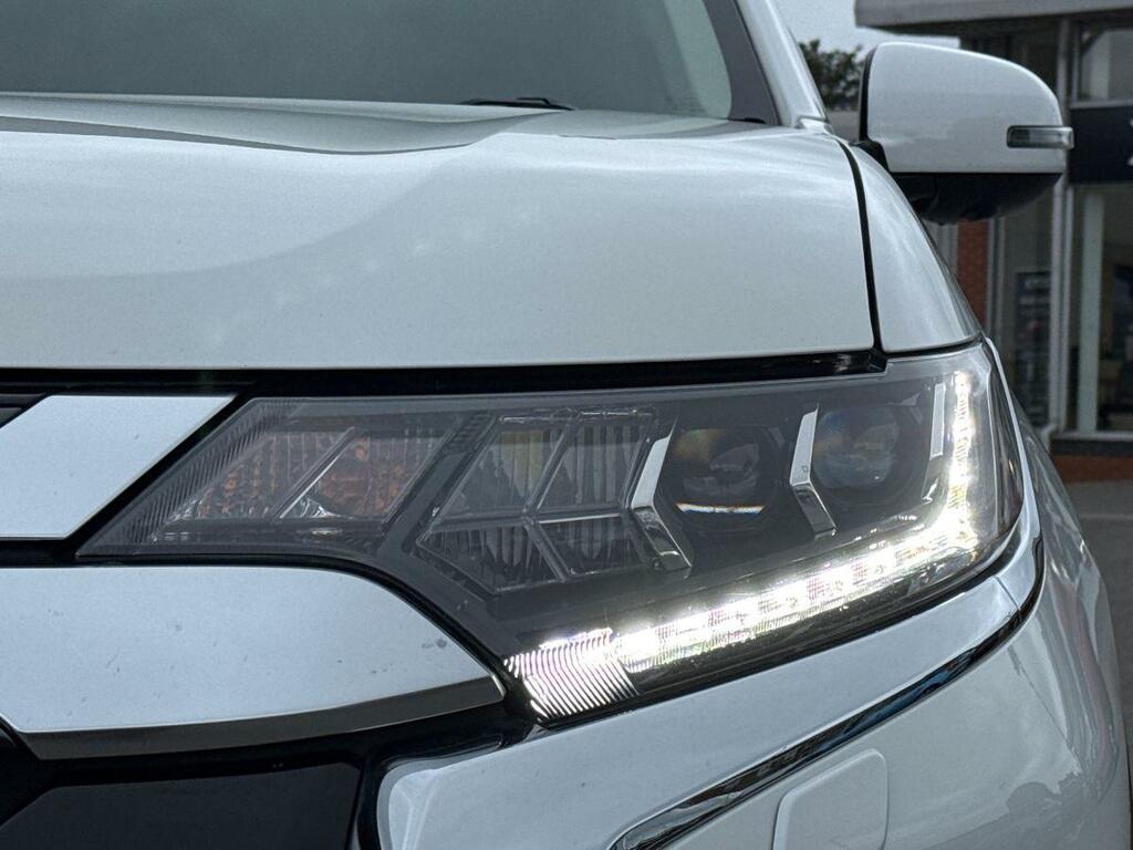 Mitsubishi Outlander 2.4 Phev Dynamic Safety 222 Bhp Parking Se Black #24