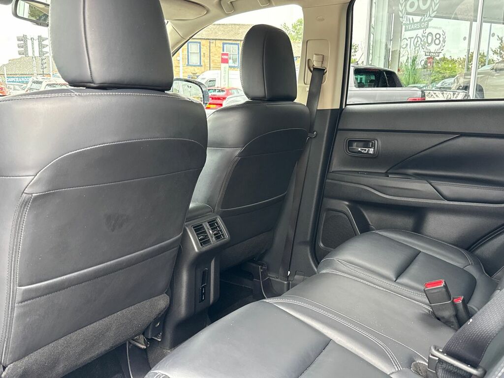 Mitsubishi Outlander 2.4 Phev Dynamic Safety 222 Bhp Parking Se Black #43