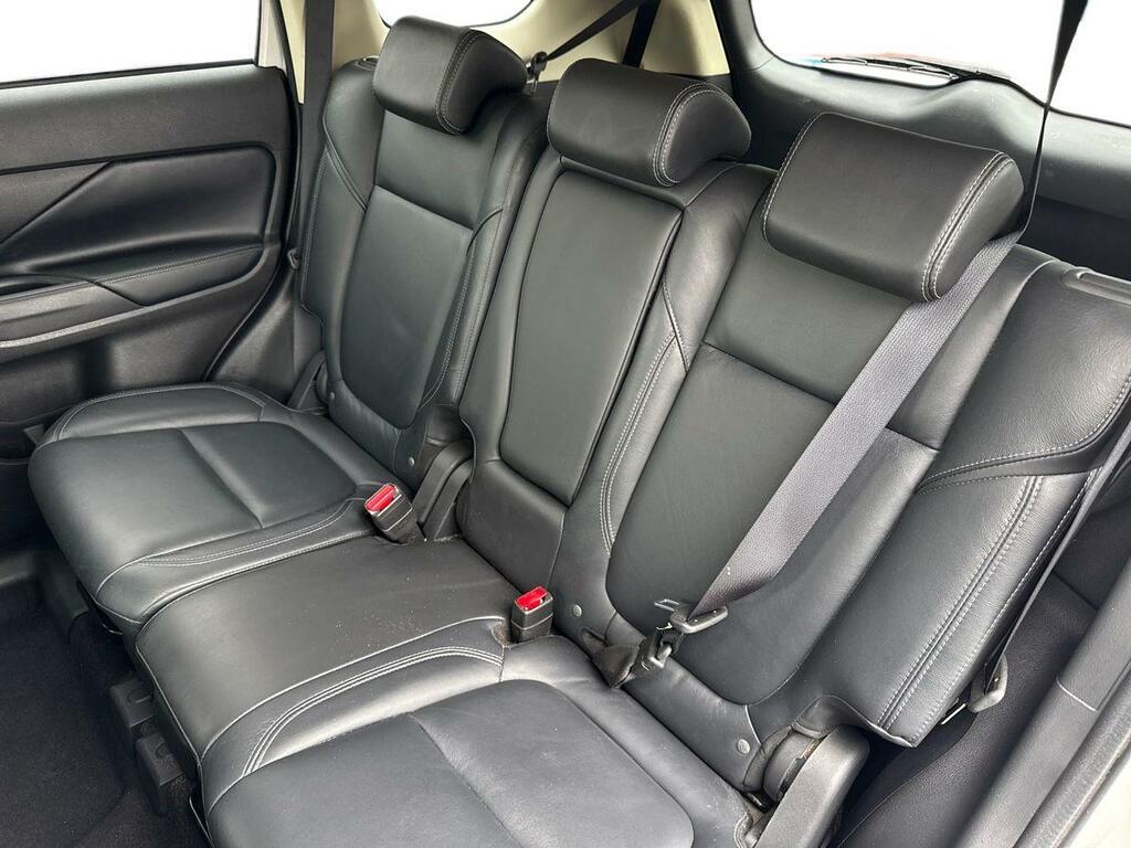 Mitsubishi Outlander 2.4 Phev Dynamic Safety 222 Bhp Parking Se Black #9