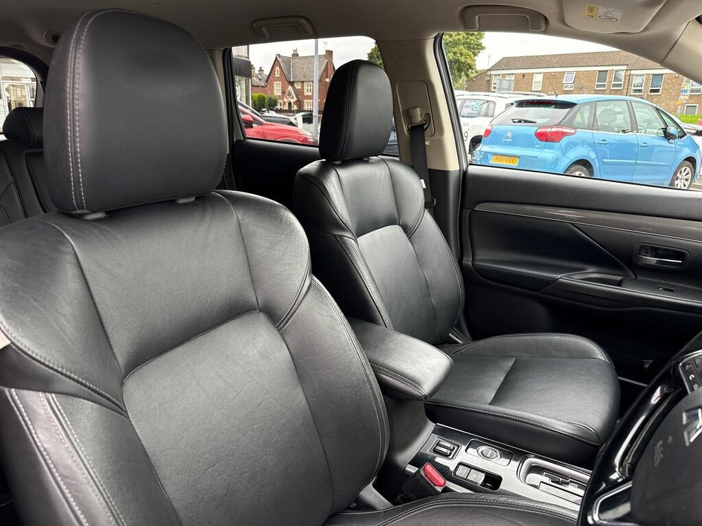 Mitsubishi Outlander 2.4 Phev Dynamic Safety 222 Bhp Parking Se Black #49