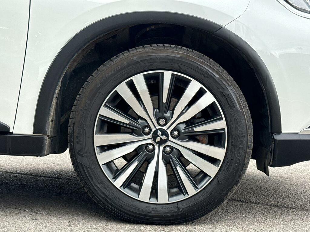 Mitsubishi Outlander 2.4 Phev Dynamic Safety 222 Bhp Parking Se Black #5