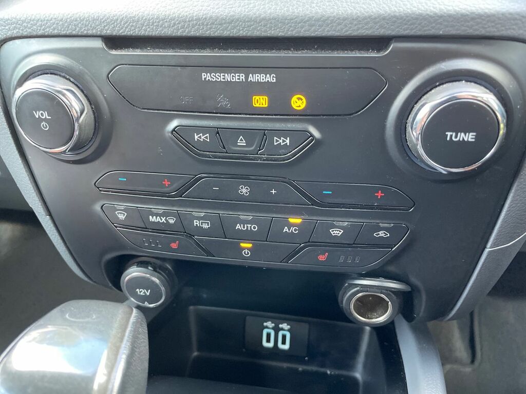 Ford Ranger Club Ac YT68YPZ Black #37