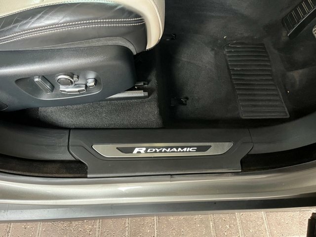 Land Rover Range Rover Velar 2.0 D240 Se Red #33