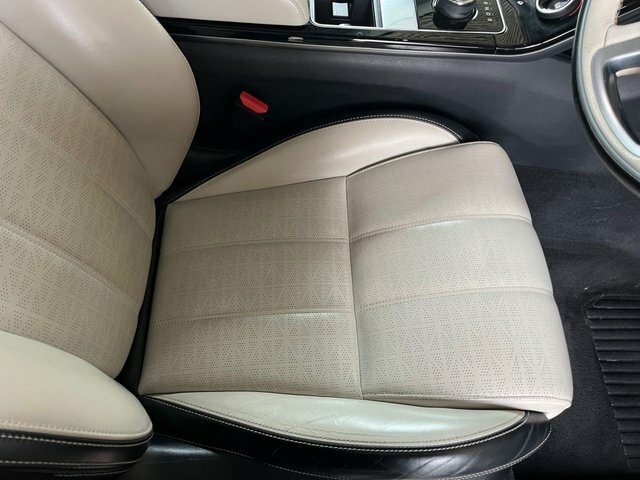 Land Rover Range Rover Velar 2.0 D240 Se Red #28
