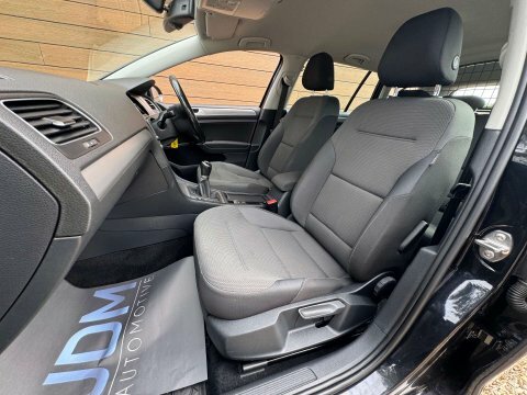 Volkswagen Golf Mk8 Hatchback 5-Dr 1.5 Tsi 150Ps R-line Evo Black #25