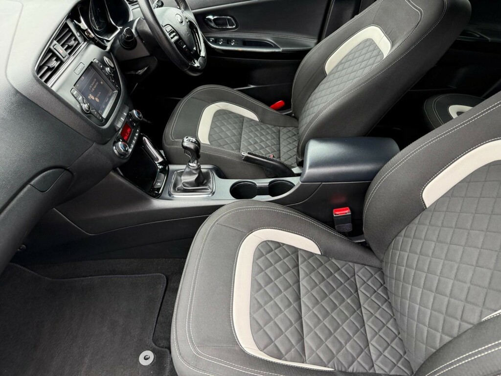 Kia Ceed 1.6 Crdi 1 Hatchback Euro 6 Ss Black #9