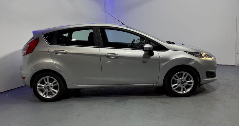 Ford Fiesta Zetec Silver #4