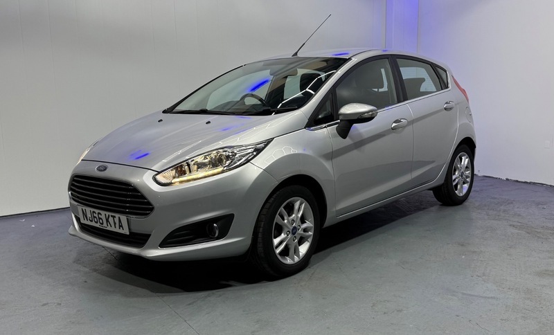 Ford Fiesta Zetec Silver #3