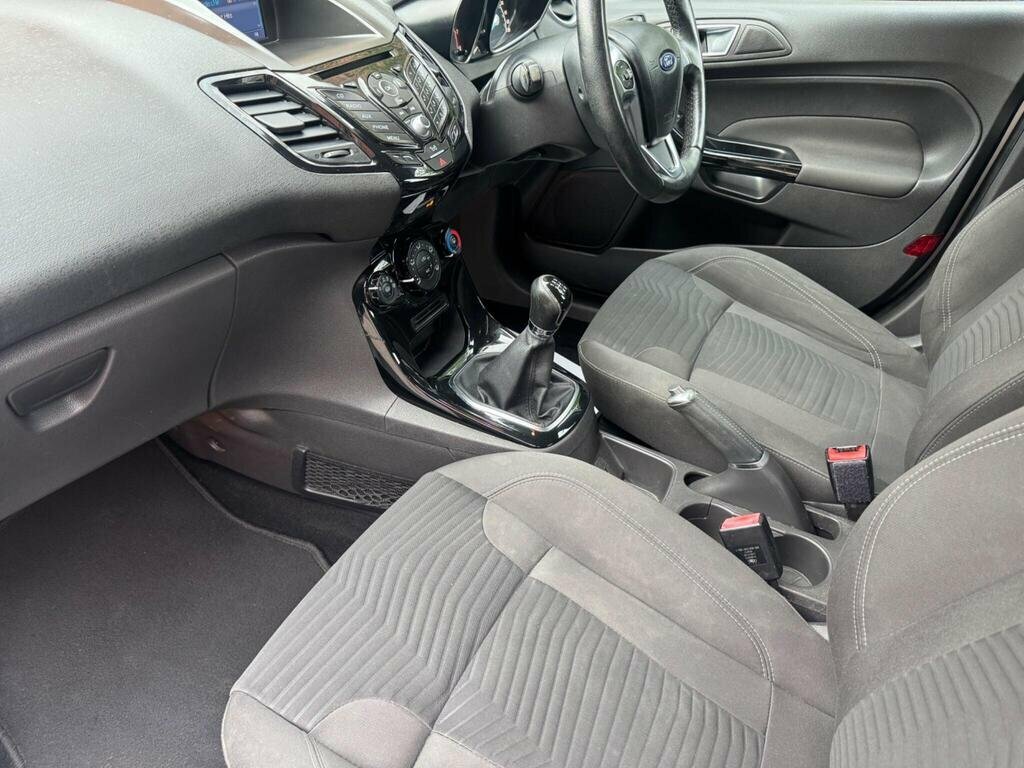 Ford Fiesta 1.25 Style Red #9