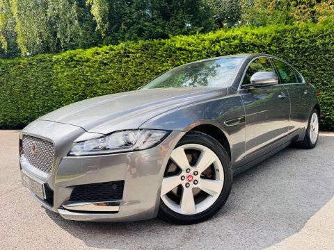 Jaguar XF 2.0D Portfolio Grey