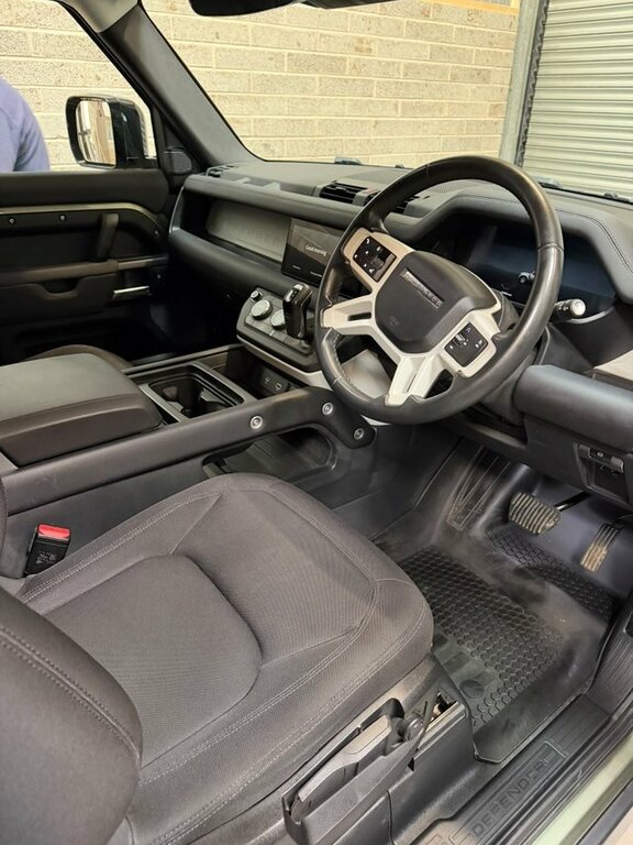 Land Rover Defender 90 3.0 D250 X-dynamic Se 90 Silver #11