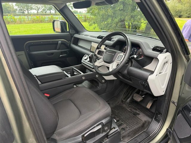 Land Rover Defender 90 3.0 D250 X-dynamic Se 90 Silver #9