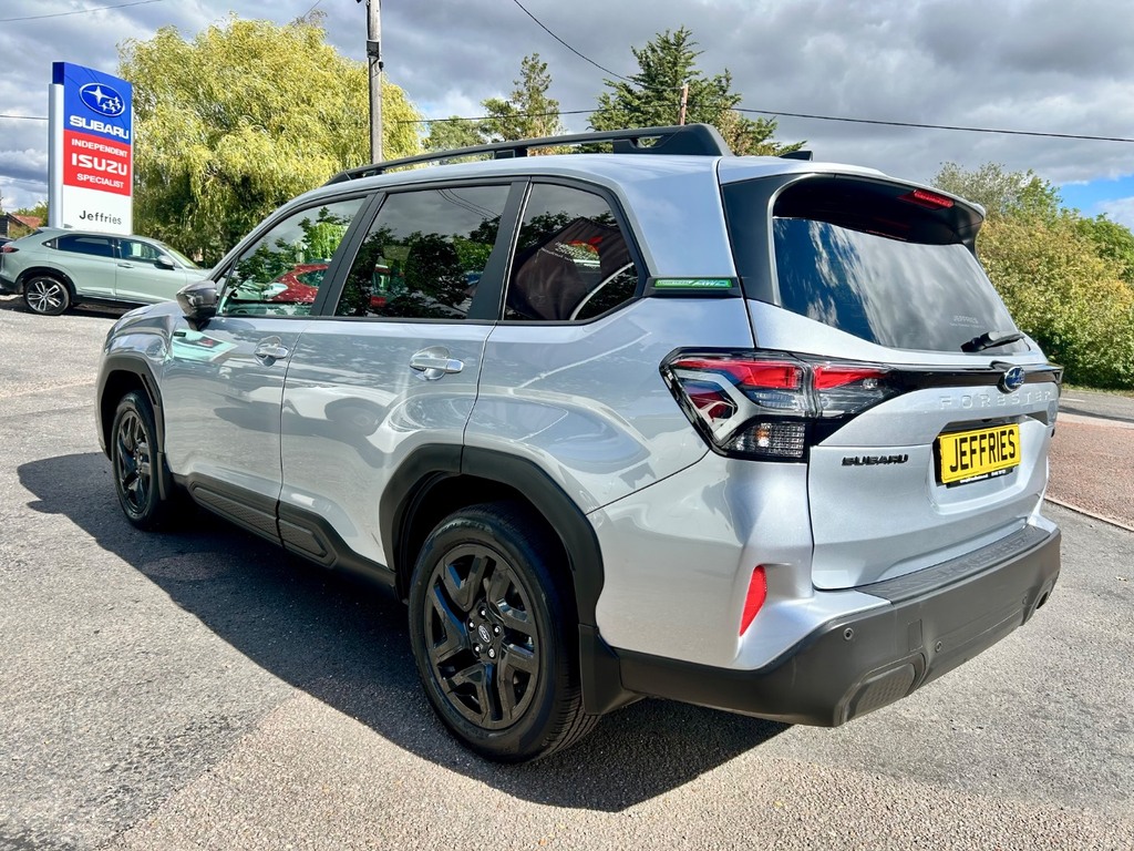 Subaru Forester 2.0I E-boxer Field Lineartronic Silver #4