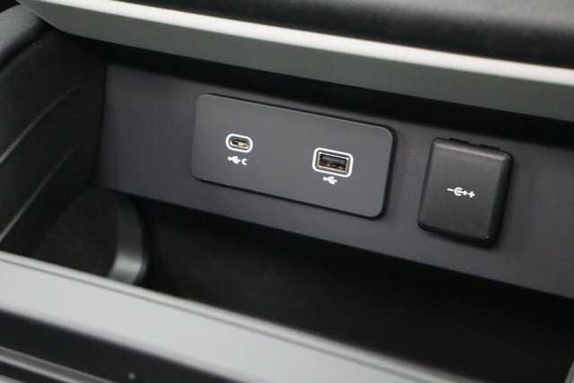 Land Rover Defender 110 X-dynamic S Grey #22