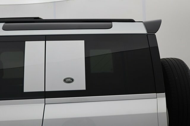 Land Rover Defender 110 X-dynamic S Grey #46