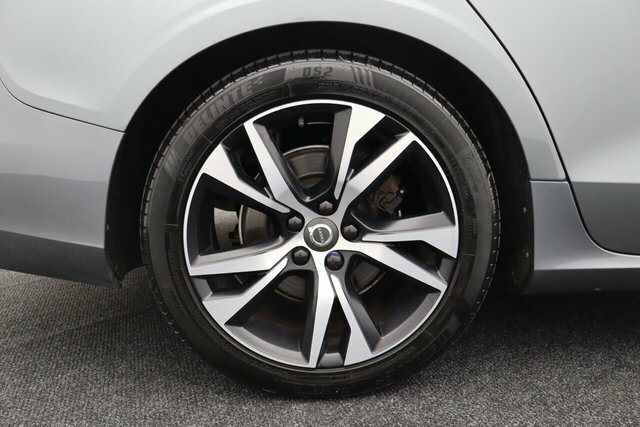 Volvo V60 D4 R-design Red #28