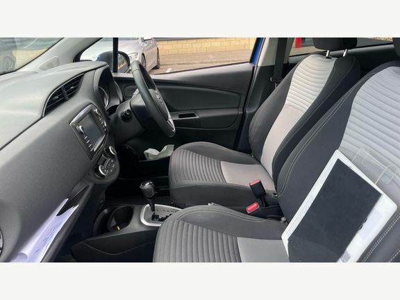 Toyota Yaris Design 1.5 Hybrid Blue #5