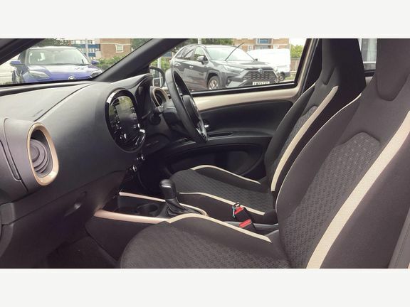 Toyota Aygo X Edge Parking Pack MC23BOH Beige #5