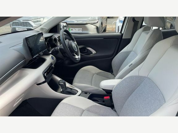 Toyota Yaris Excel AJ72KND White #5