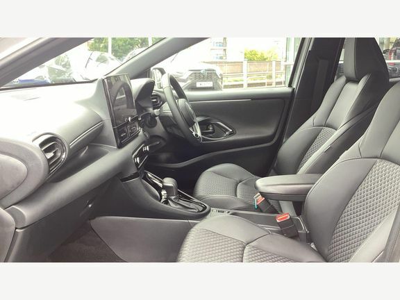 Toyota Yaris Excel Silver #5