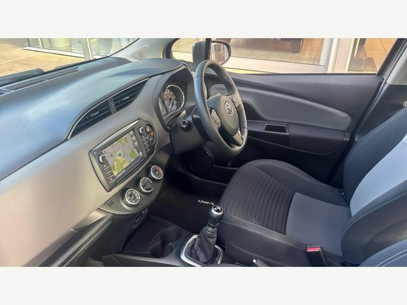 Toyota Yaris 1.5 Vvt-i Icon Tech Euro 6 Grey #5