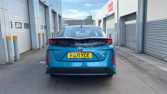 Toyota Prius+ Icon Blue #24