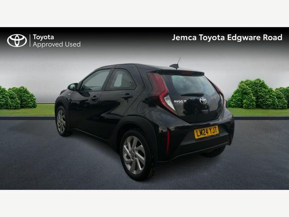 Toyota Aygo X Pure Automatic Black #4