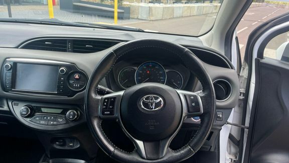 Toyota Yaris Sport 1.5 Cvt Courtesy Car White #6