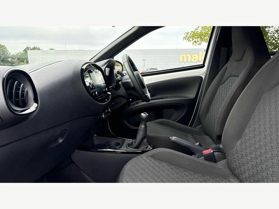 Toyota Aygo X Edge Manual White #5