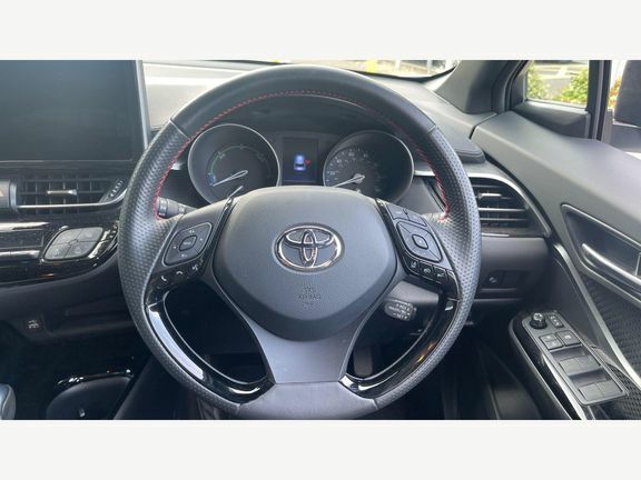Toyota C-Hr Excel White #10