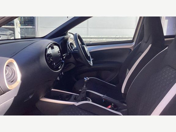 Toyota Aygo X Edge Manual Beige #5