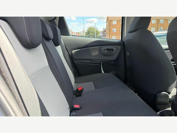 Toyota Yaris Icon Tech Blue #8