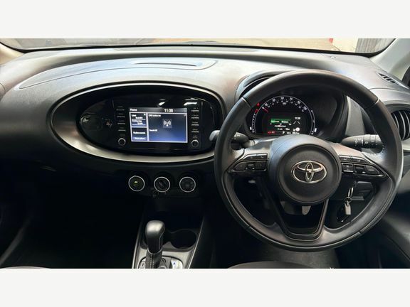 Toyota Aygo X Pure Automatic White #6
