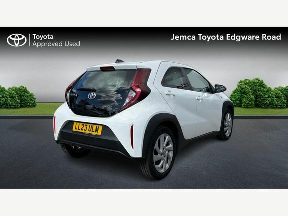 Toyota Aygo X Pure Automatic White #2