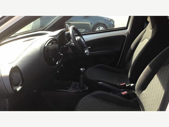 Toyota Aygo X Edge Manual White #5