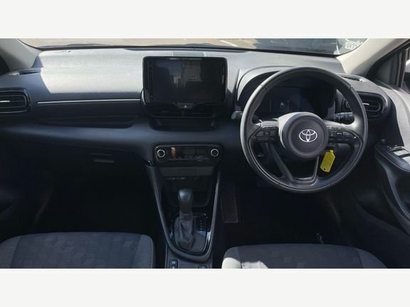 Toyota Yaris Design White #6
