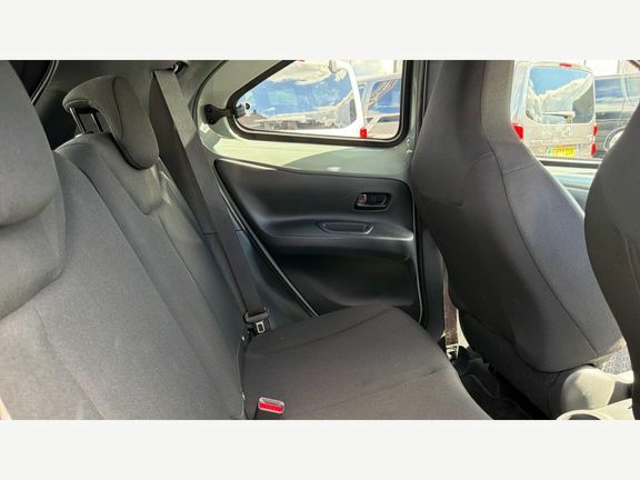 Toyota Aygo X Edge White #8