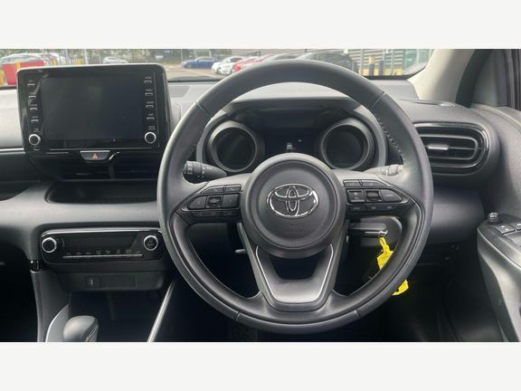 Toyota Yaris Excel Pan White #7