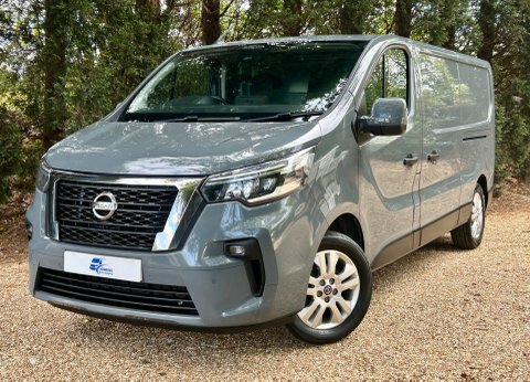 Nissan Primastar Tekna 30 L2 Grey