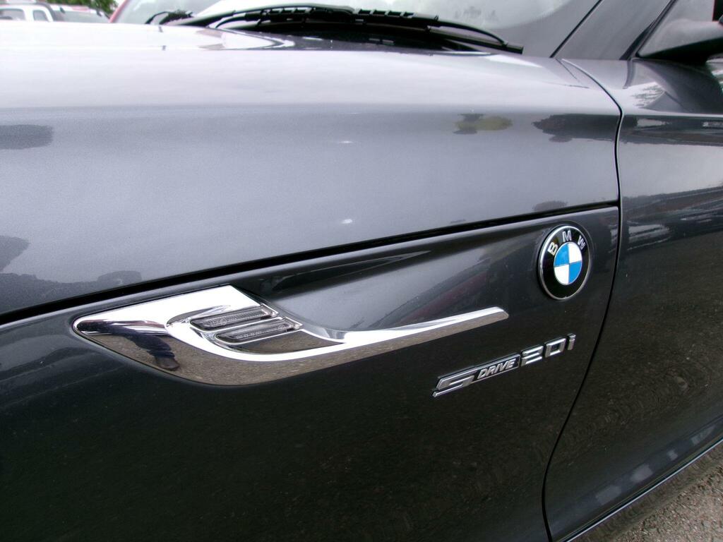 BMW Z4 Convertible White #39