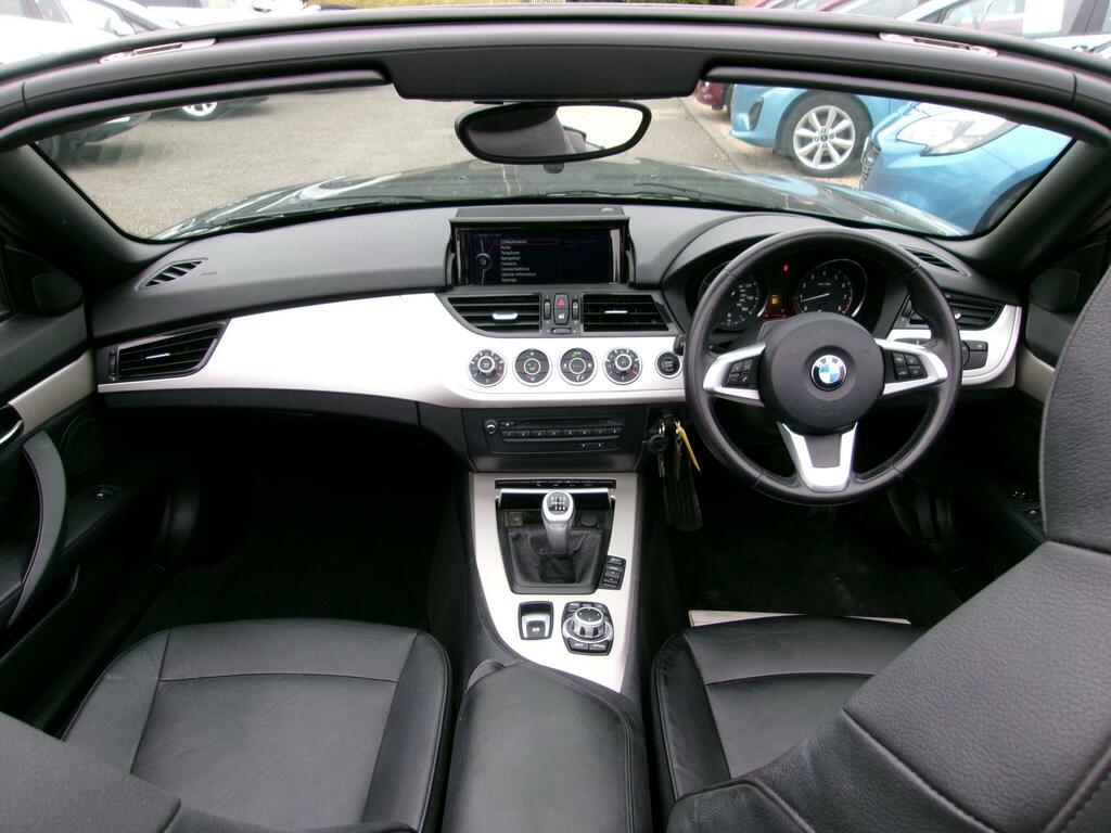 BMW Z4 Convertible White #12