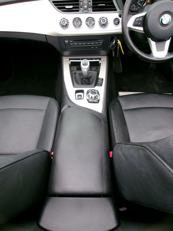 BMW Z4 Convertible White #13