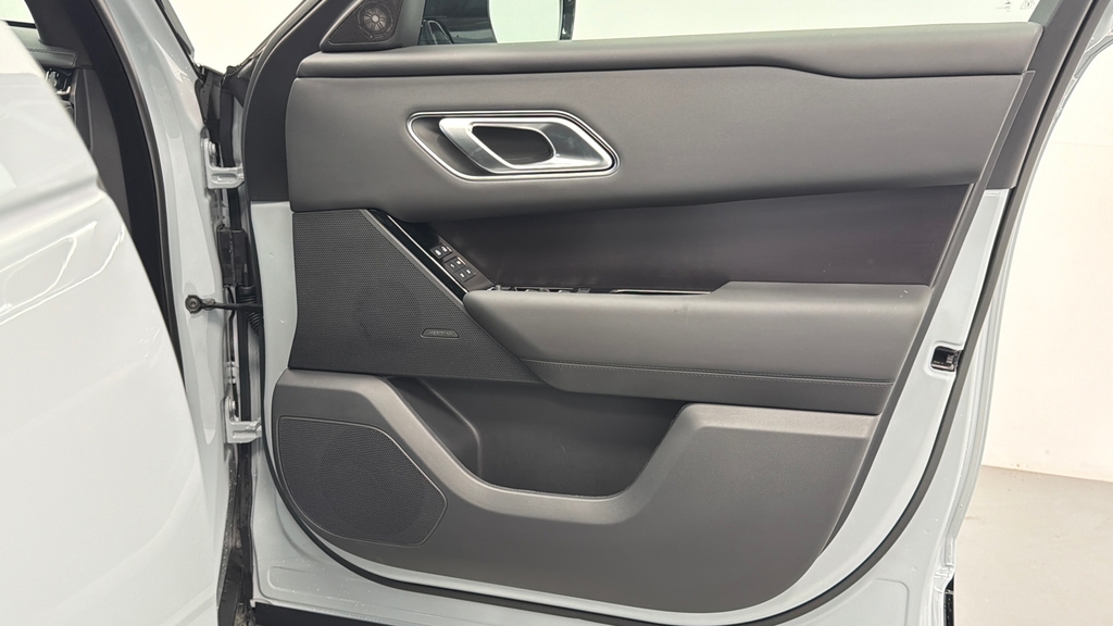 Land Rover Range Rover Velar Dynamic Se Grey #42