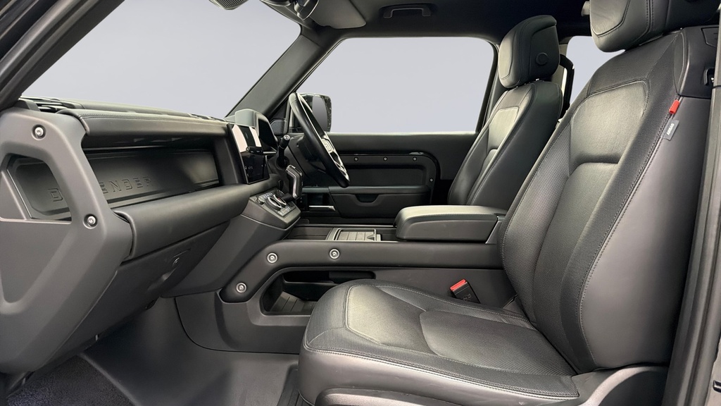 Land Rover Defender D250 X-dynamic Hse Black #3